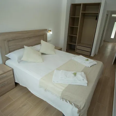 アパートホテル Turisticos El Cholo フィニステレ