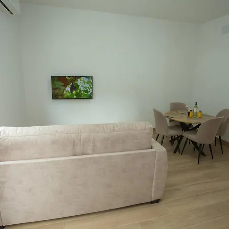 Turisticos El Cholo アパートホテル