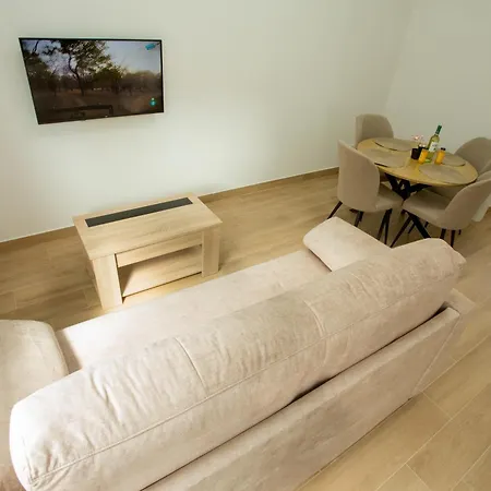 Turisticos El Cholo フィニステレ