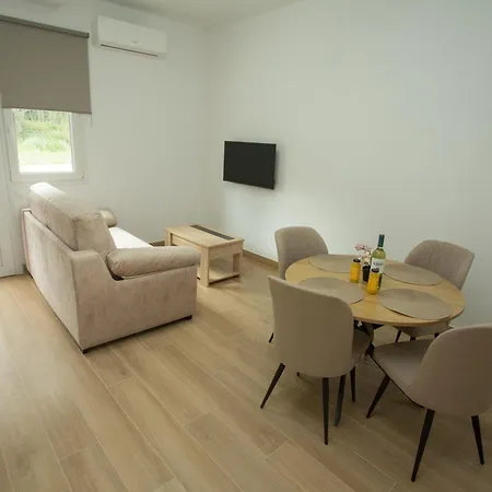 Turisticos El Cholo アパートホテル フィニステレ